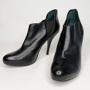 GUESS WGMIST ANKLE BLACK LEATHER BOOTS SIZE 10